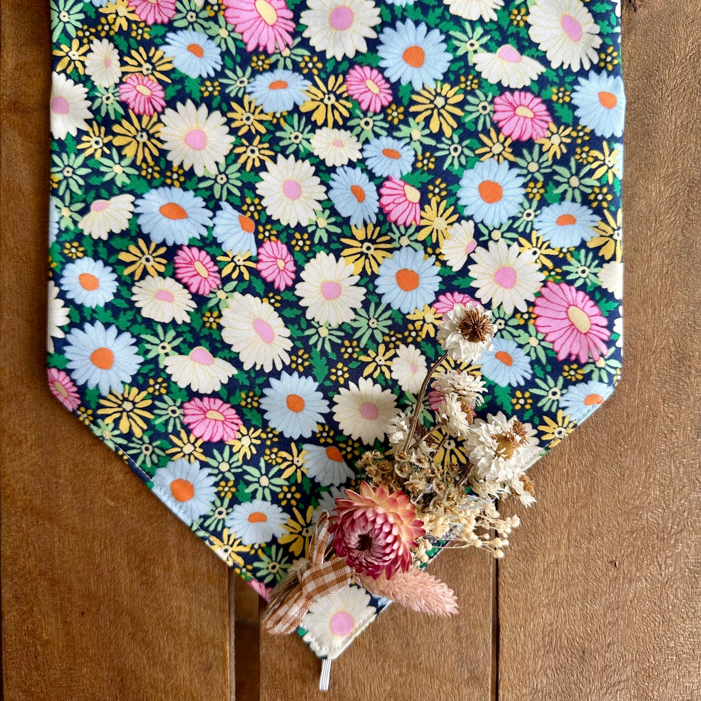 Raising Daisy Neck Scarf