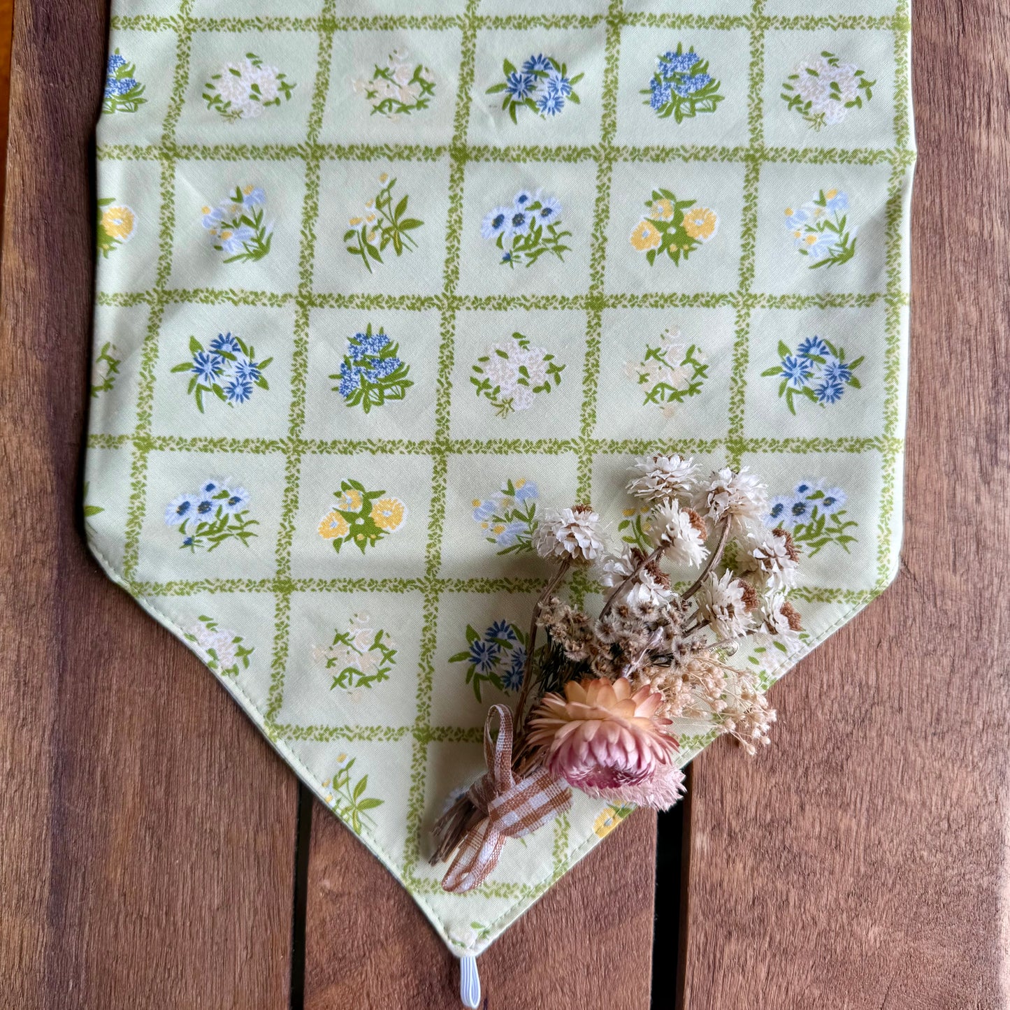 Cottage Garden Green Neck Scarf