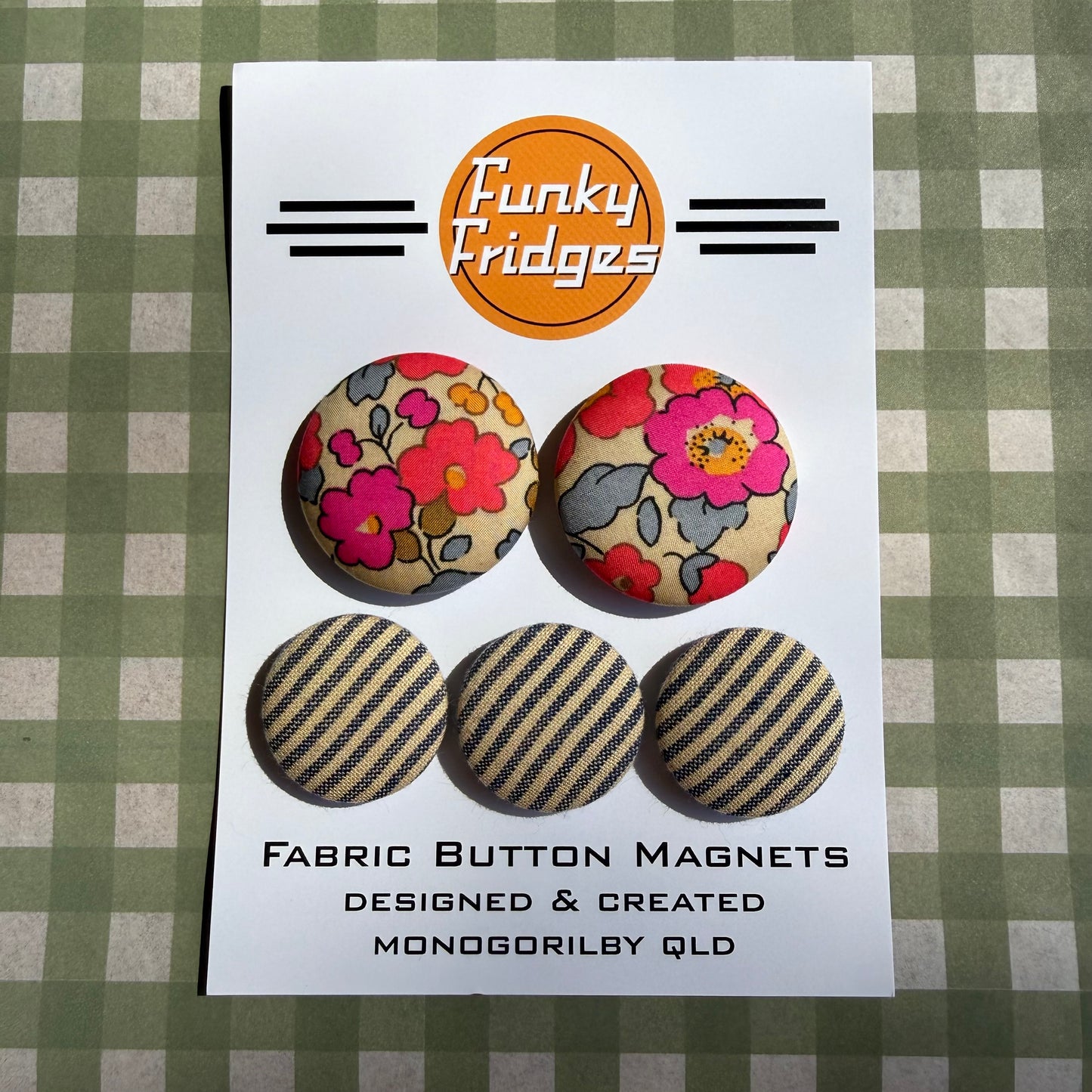 Neon Betsy Magnet Set