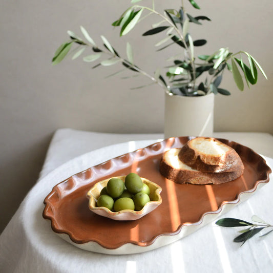 Ruffle Medium Oval Platter | Cocoa