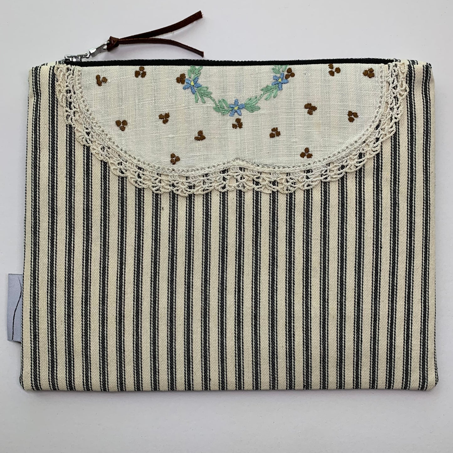 Ah-mazing Pear Clutch