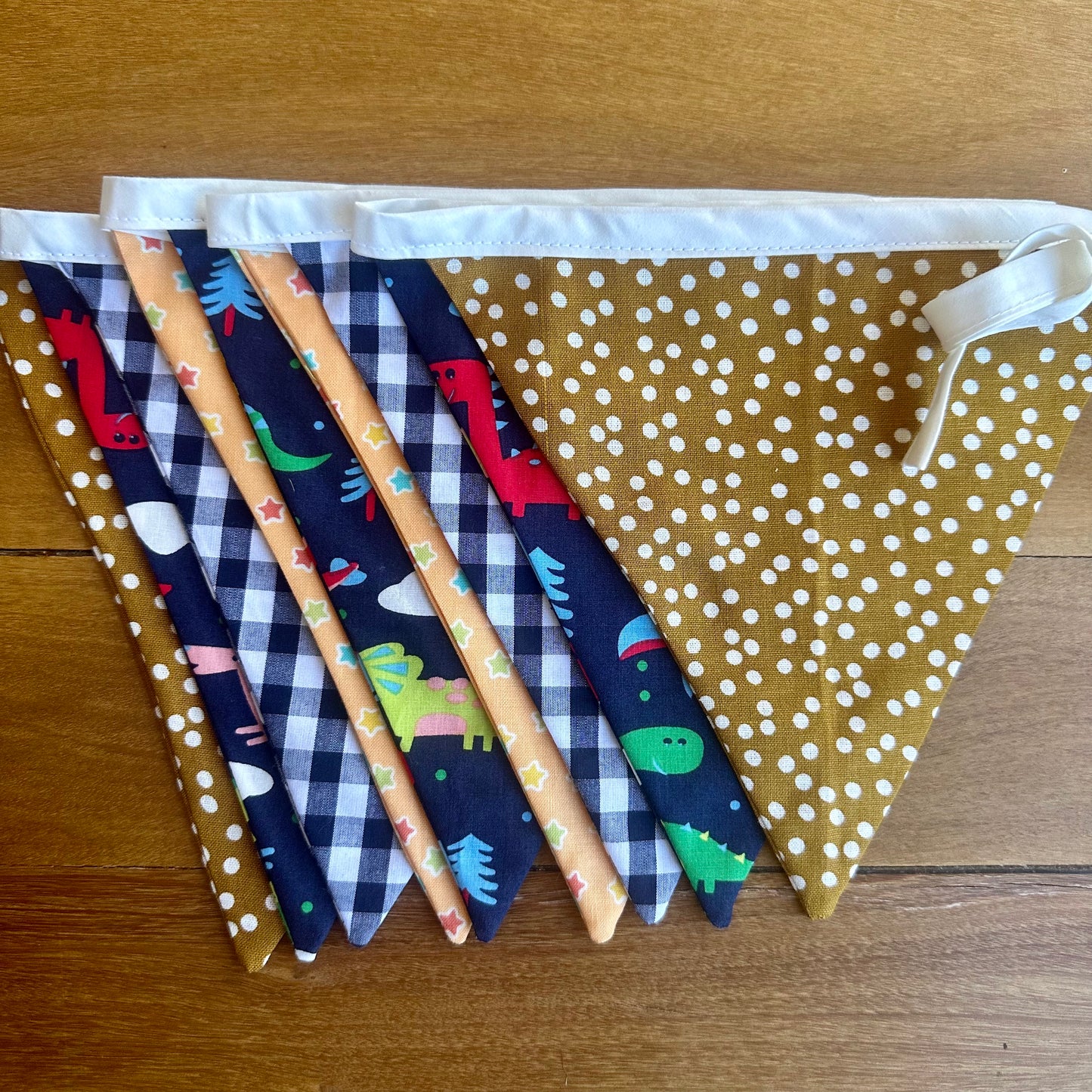 Dino Roar Bunting