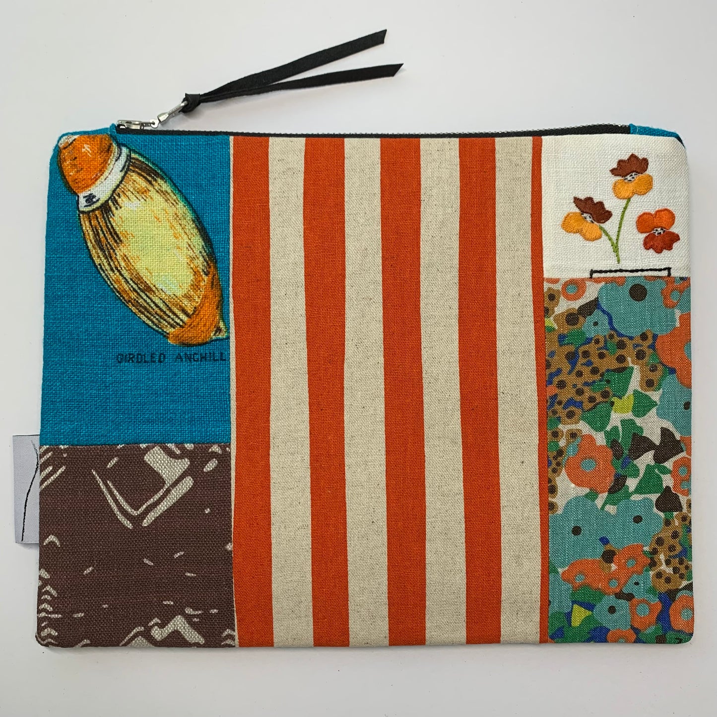 Ah-mazing Seashells II Clutch