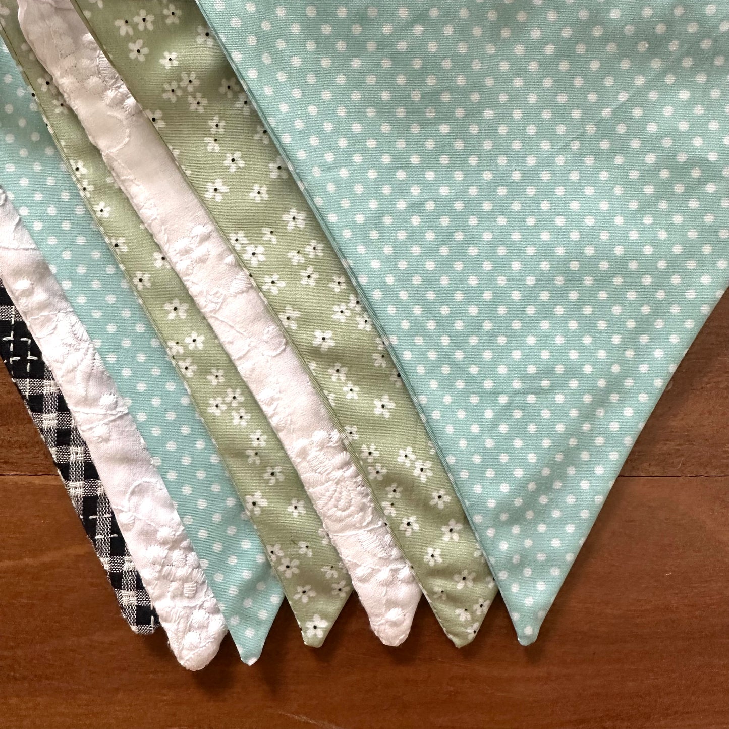 Daisy Crush II Bunting