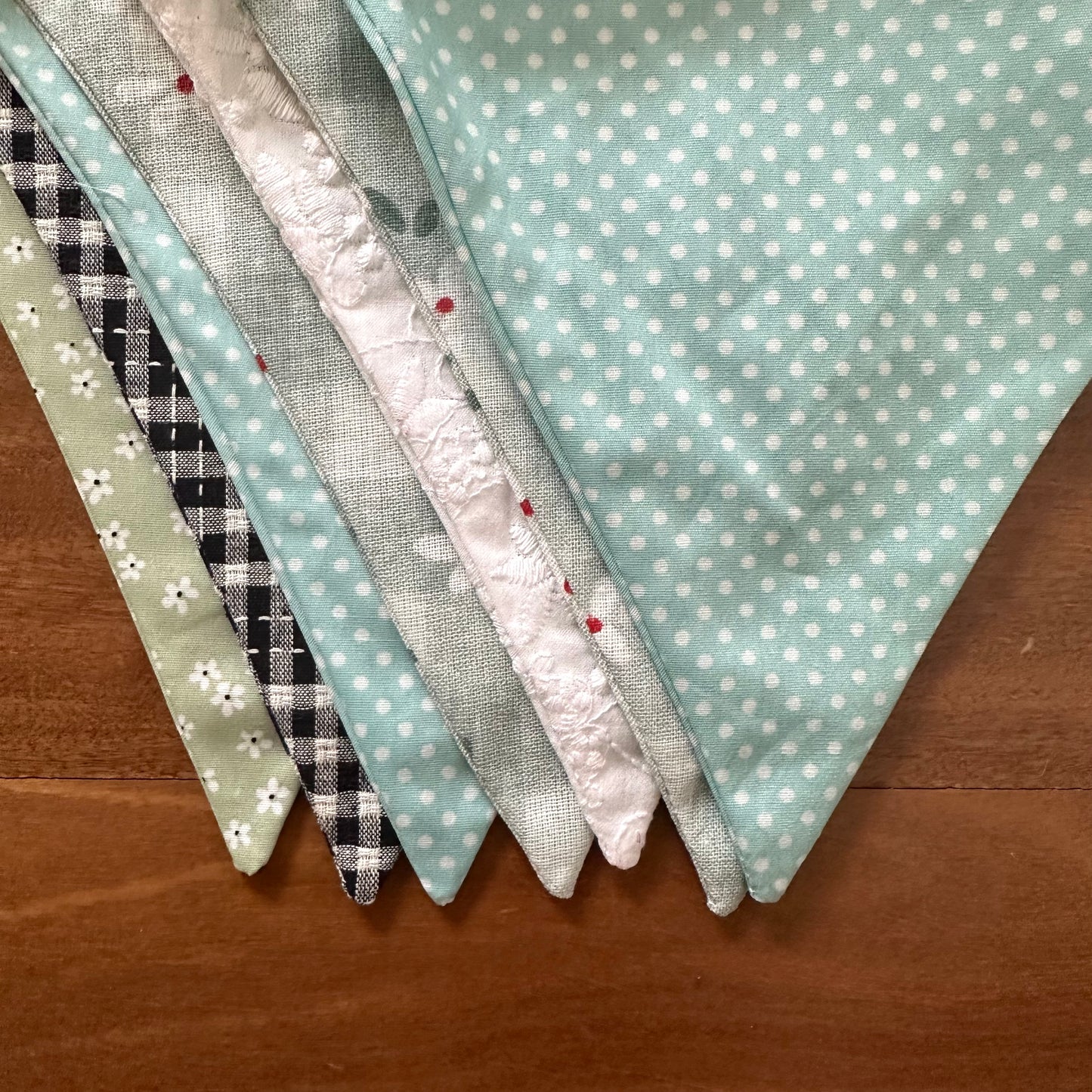 Daisy Crush III Bunting