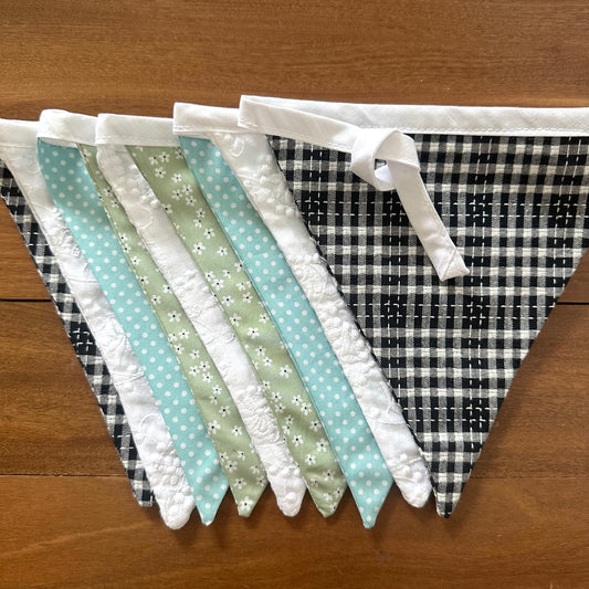 Daisy Crush II Bunting
