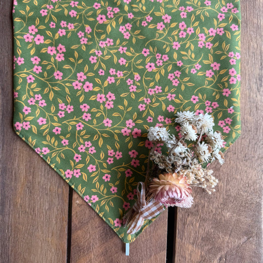 Dogwood Avocado Neck Scarf