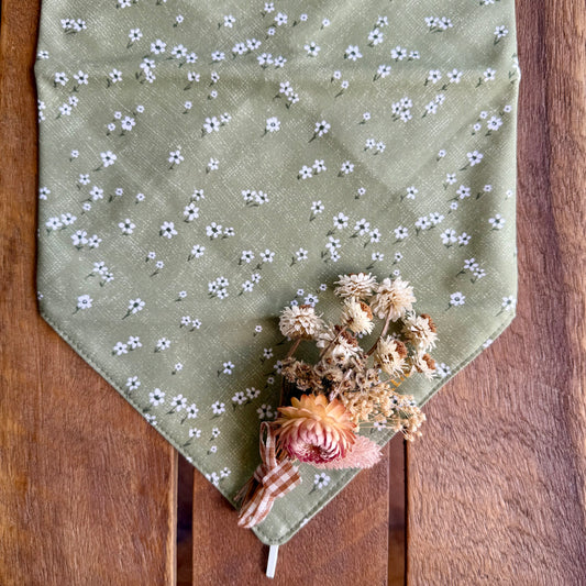 Daisies Green Neck Scarf