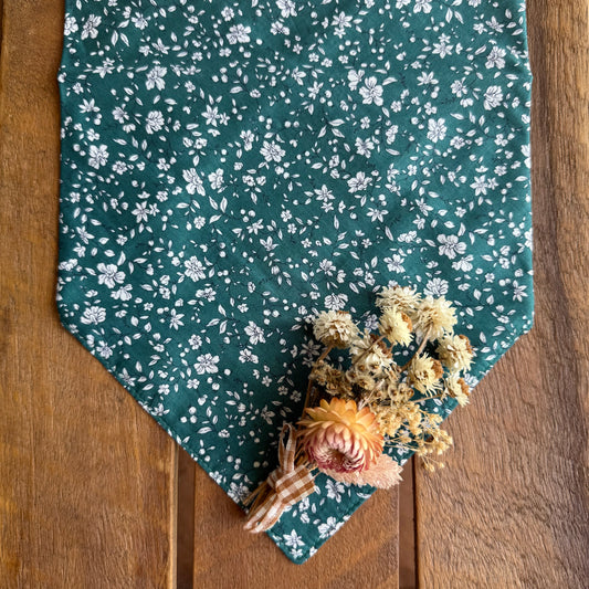 Emerald Dainty Floral Neck Scarf | Tie Style