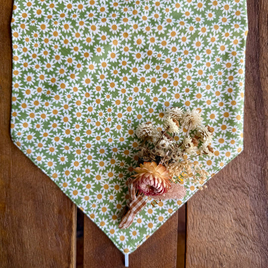 Rust Centred Daisies Neck Scarf