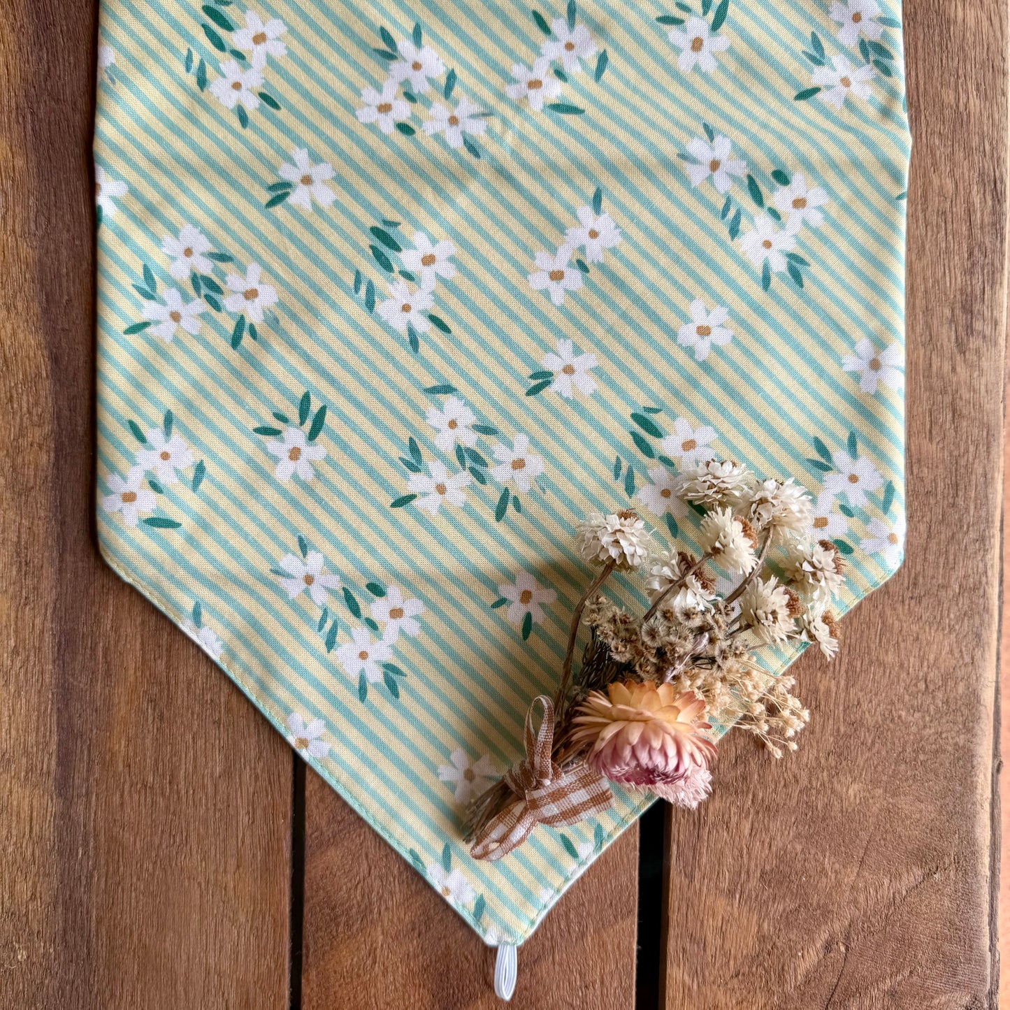 Betsy Ivy Neck Scarf