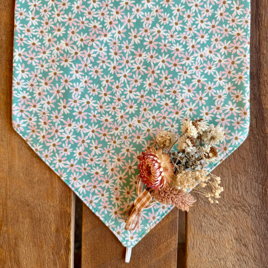 Mint Daisy Chain Neck Scarf