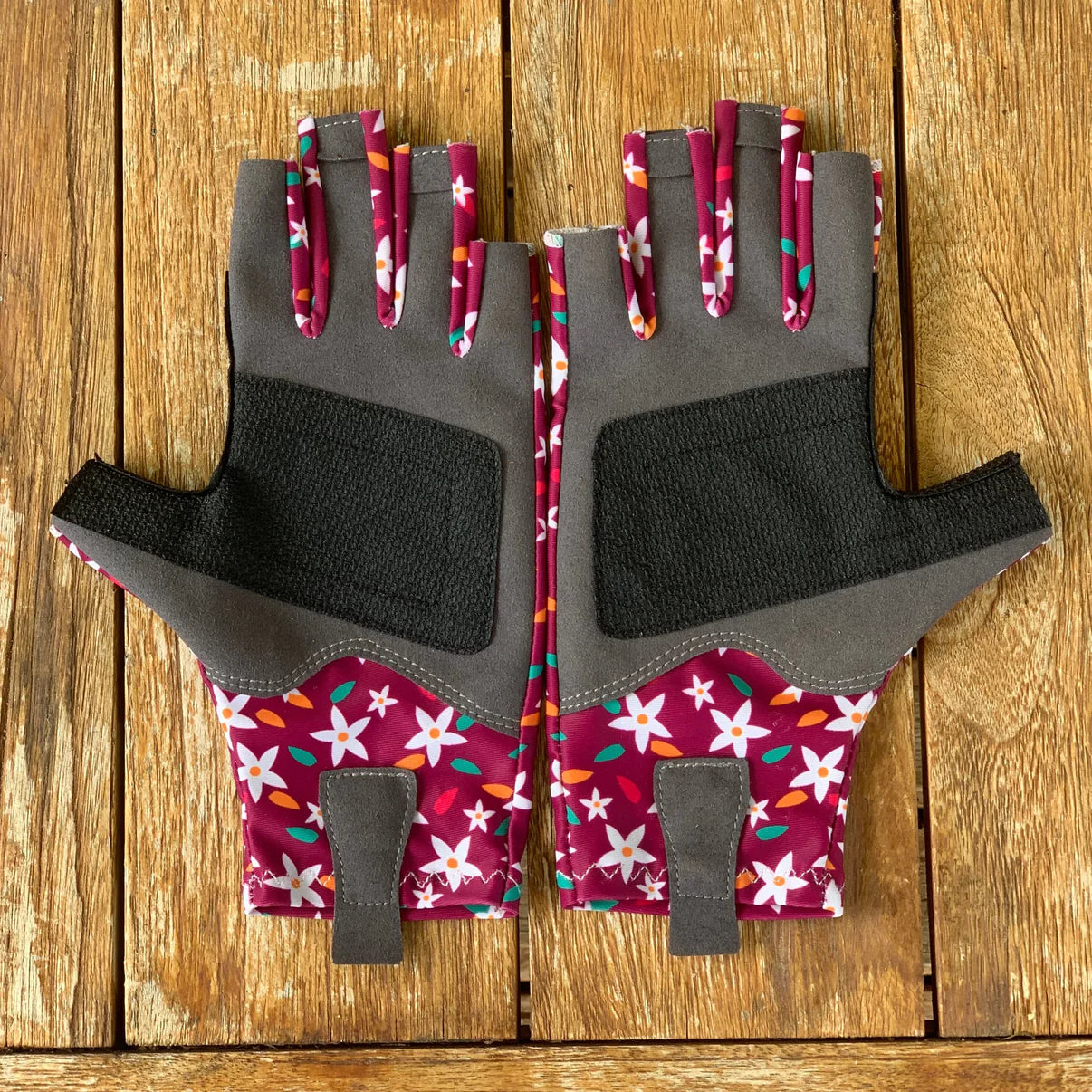 Dorothy's Daisies UPF 50+ Sun Protection Gloves – Wattle & Twine